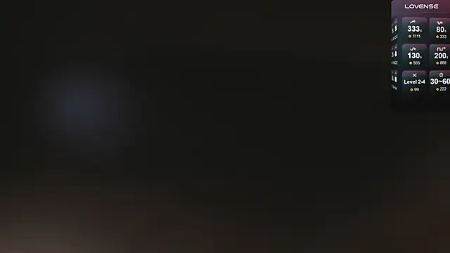 Snapshot of ElleGold chatting on 10.23.25 ElleGold online show from 10.23.25