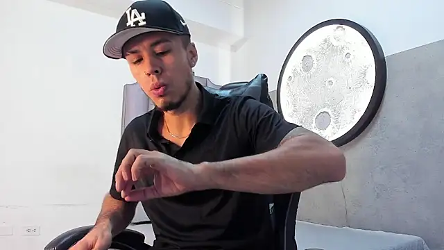 Rurik Jones online show from 11.10.25