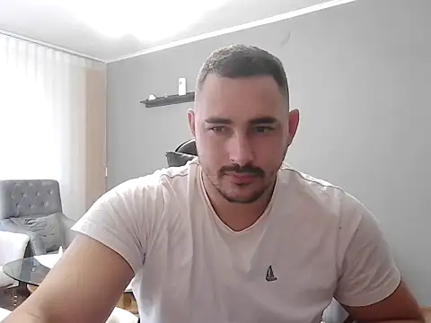 Snapshot of mastermute chatting on 10.26.25 mastermute online show from 10.26.25