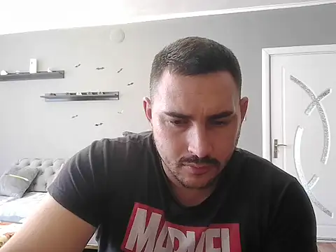 Snapshot of mastermute chatting on 10.30.25 mastermute online show from 10.30.25