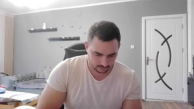 Snapshot of mastermute chatting on 11.09.25 mastermute online show from 11.09.25