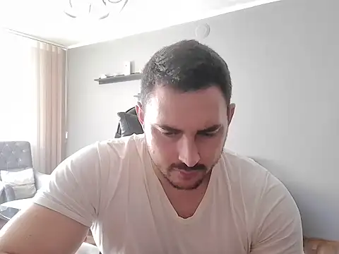 Snapshot of mastermute chatting on 11.13.25 mastermute online show from 11.13.25