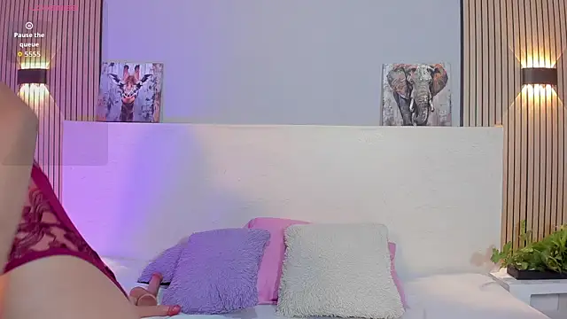 Snapshot of TianaGlow44 chatting on 02.20.26 TianaGlow44 online show from 02.20.26