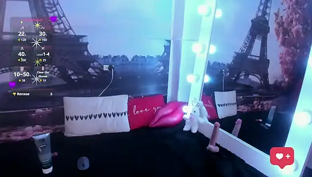 Snapshot of little_ellie_1 chatting on 11.15.25 little ellie 1 online show from 11.15.25