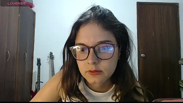 Snapshot of CarlaLorez chatting on 04.23.26 CarlaLorez online show from 04.23.26