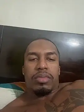 Snapshot of DenzelRios chatting on 06.26.26 DenzelRios online show from 06.26.26