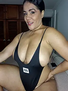 karla-bruni online show from 02.18.26