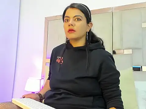 Snapshot of DayanaNaughty chatting on 10.22.25 DayanaNaughty online show from 10.22.25