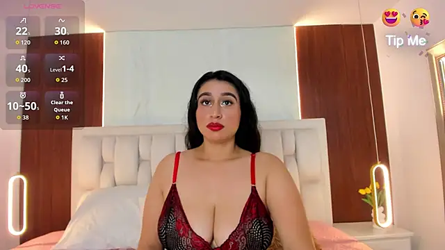 Snapshot of Amara18__ chatting on 05.27.26 Amara18 online show from 05.27.26