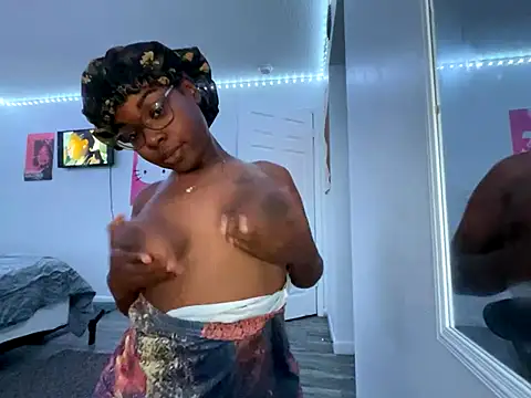 Snapshot of twerkaholic120 chatting on 11.06.25 twerkaholic120 online show from 11.06.25