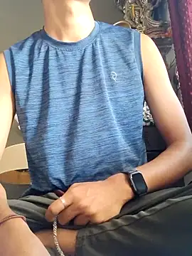 Snapshot of use_19 chatting on 11.22.25 use 19 online show from 11.22.25