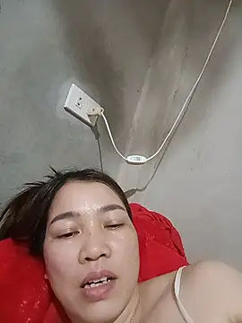 Snapshot of ladzy_sexy chatting on 05.19.26 ladzy sexy online show from 05.19.26