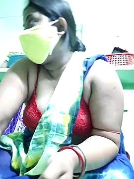 Snapshot of MAGGO-11 chatting on 10.10.25 MAGGO-11 online show from 10.10.25