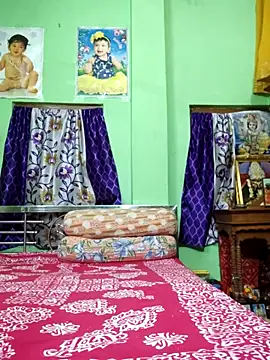 Snapshot of MAGGO-11 chatting on 10.11.25 MAGGO-11 online show from 10.11.25