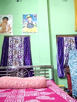 Snapshot of MAGGO-11 chatting on 10.15.25 MAGGO-11 online show from 10.15.25