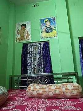 Snapshot of MAGGO-11 chatting on 10.18.25 MAGGO-11 online show from 10.18.25