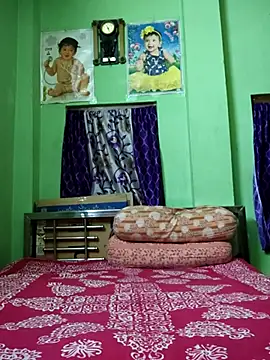 Snapshot of MAGGO-11 chatting on 11.03.25 MAGGO-11 online show from 11.03.25