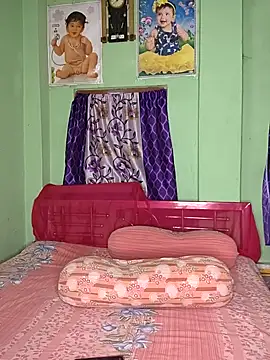 Snapshot of MAGGO-11 chatting on 11.20.25 MAGGO-11 online show from 11.20.25