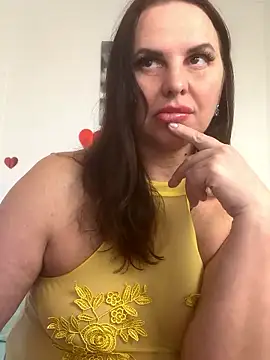 Snapshot of MIRAA_LUV chatting on 04.30.26 MIRAA LUV online show from 04.30.26