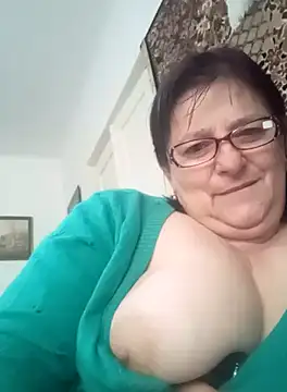 Snapshot of MilaCold5443 chatting on 02.20.26 MilaCold5443 online show from 02.20.26