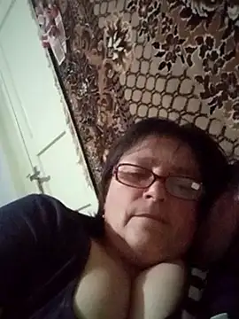 Snapshot of MilaCold5443 chatting on 03.17.26 MilaCold5443 online show from 03.17.26