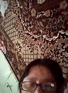 Snapshot of MilaCold5443 chatting on 03.29.26 MilaCold5443 online show from 03.29.26