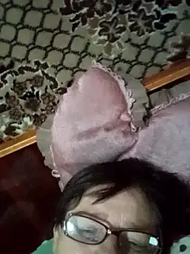 Snapshot of MilaCold5443 chatting on 04.03.26 MilaCold5443 online show from 04.03.26