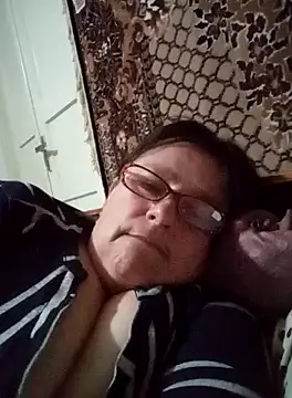 Snapshot of MilaCold5443 chatting on 04.04.26 MilaCold5443 online show from 04.04.26