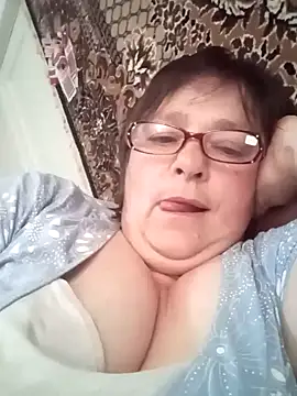 Snapshot of MilaCold5443 chatting on 04.15.26 MilaCold5443 online show from 04.15.26