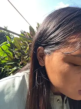 Snapshot of hello-cute chatting on 11.14.25 hello-cute online show from 11.14.25