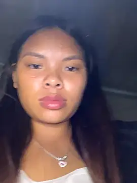 Snapshot of hello-cute chatting on 11.16.25 hello-cute online show from 11.16.25