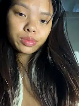 Snapshot of hello-cute chatting on 11.28.25 hello-cute online show from 11.28.25