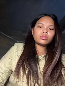 Snapshot of hello-cute chatting on 11.29.25 hello-cute online show from 11.29.25