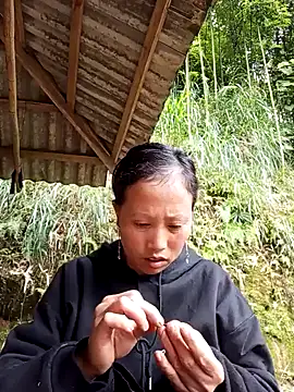 Snapshot of jerry-xx chatting on 11.16.25 jerry-xx online show from 11.16.25