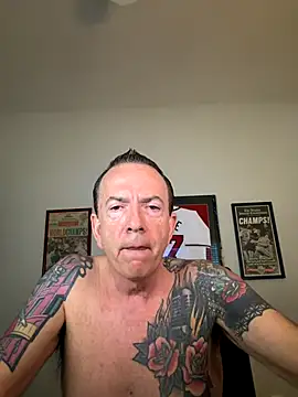 Snapshot of Crazy_Mike1 chatting on 10.07.25 Crazy Mike1 online show from 10.07.25