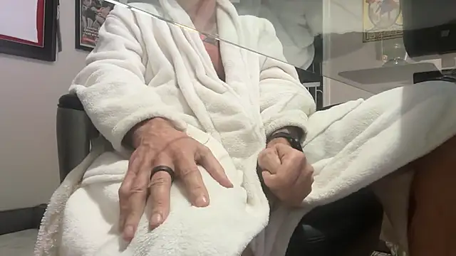 Snapshot of Crazy_Mike1 chatting on 01.09.26 Crazy Mike1 online show from 01.09.26