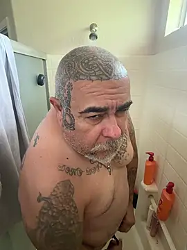 Snapshot of B1GLO chatting on 08.05.26 B1GLO online show from 08.05.26