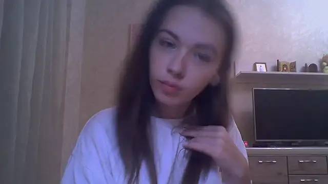 CeyaLier online show from 10.23.25