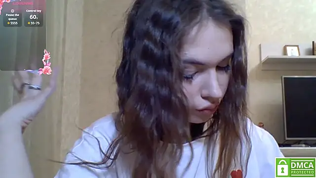 Snapshot of CeyaLier chatting on 04.19.26 CeyaLier online show from 04.19.26