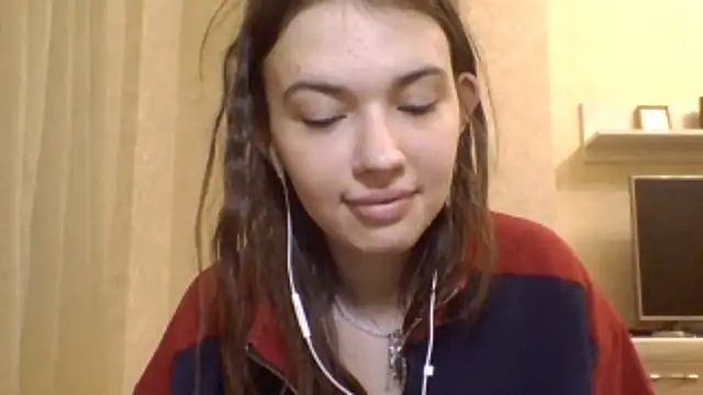 Snapshot of CeyaLier chatting on 04.28.26 CeyaLier online show from 04.28.26