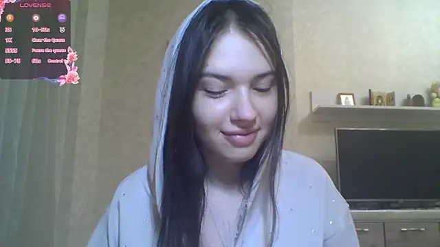 Snapshot of CeyaLier chatting on 06.08.26 CeyaLier online show from 06.08.26