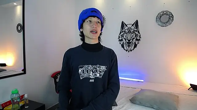 Emo Boy  online show from 12.17.25