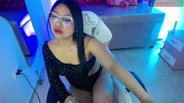 Snapshot of Keendall_m chatting on 11.22.25 Keendall m online show from 11.22.25