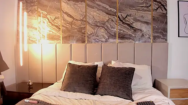 Isabella LaRue online show from 10.08.25