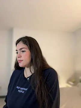 Isabella LaRue online show from 05.20.26