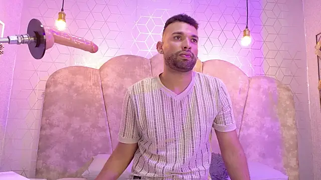 Snapshot of onlymen2025 chatting on 10.17.25 onlymen2025 online show from 10.17.25