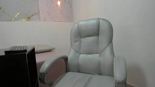 Snapshot of onlymen2025 chatting on 11.24.25 onlymen2025 online show from 11.24.25