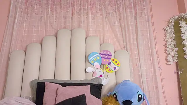 SweetRenata  online show from 04.17.26