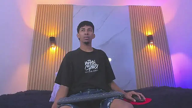 Ethan thouse online show from 10.10.25