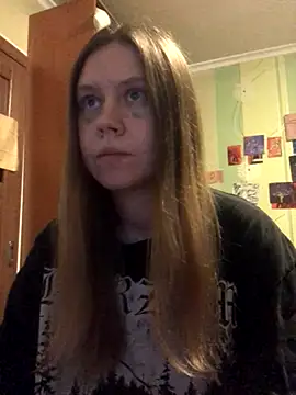 LunaVirelle online show from 11.03.25